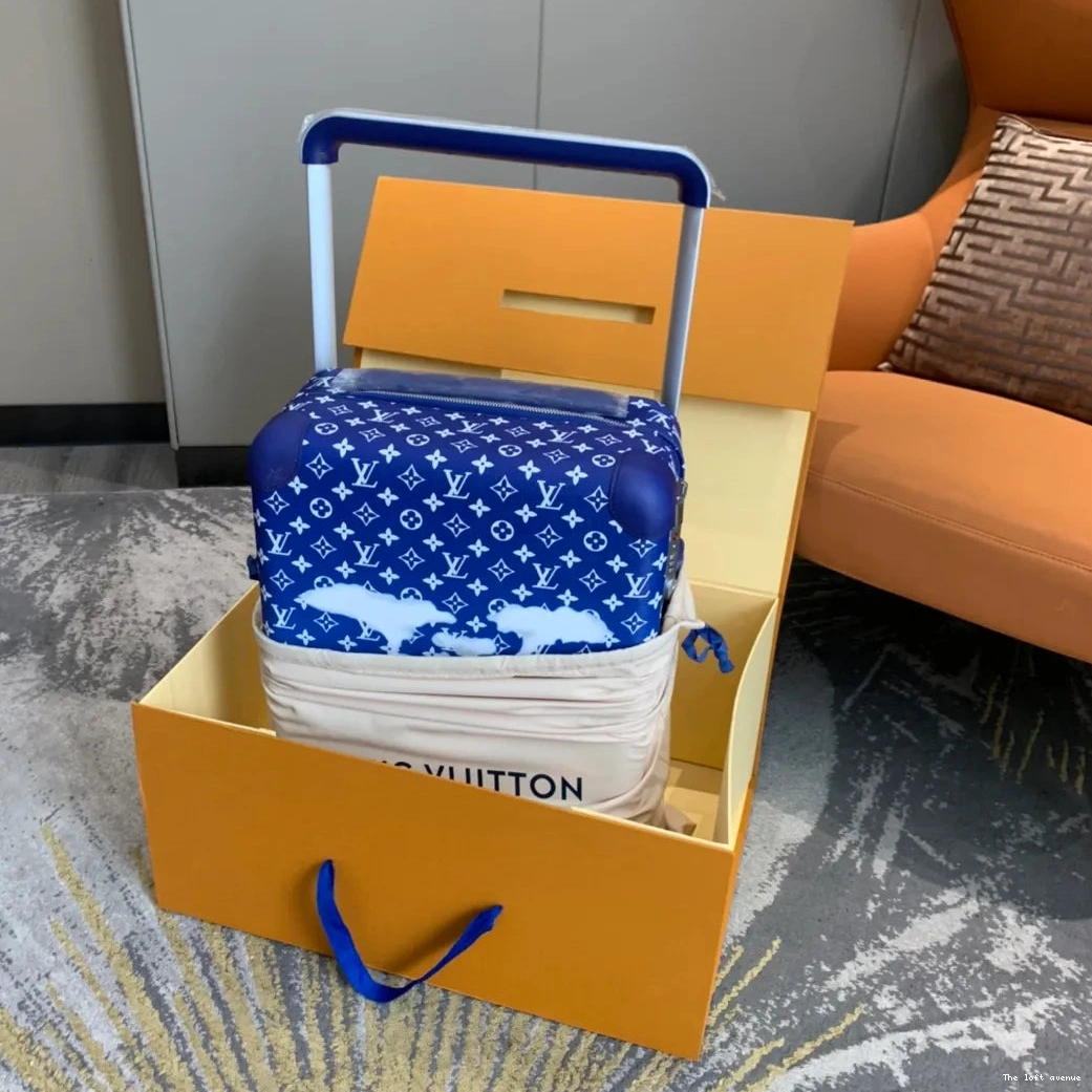 HORIZON CABIN 37L CUSTOM CLOUDS SUITCASE 55 0727